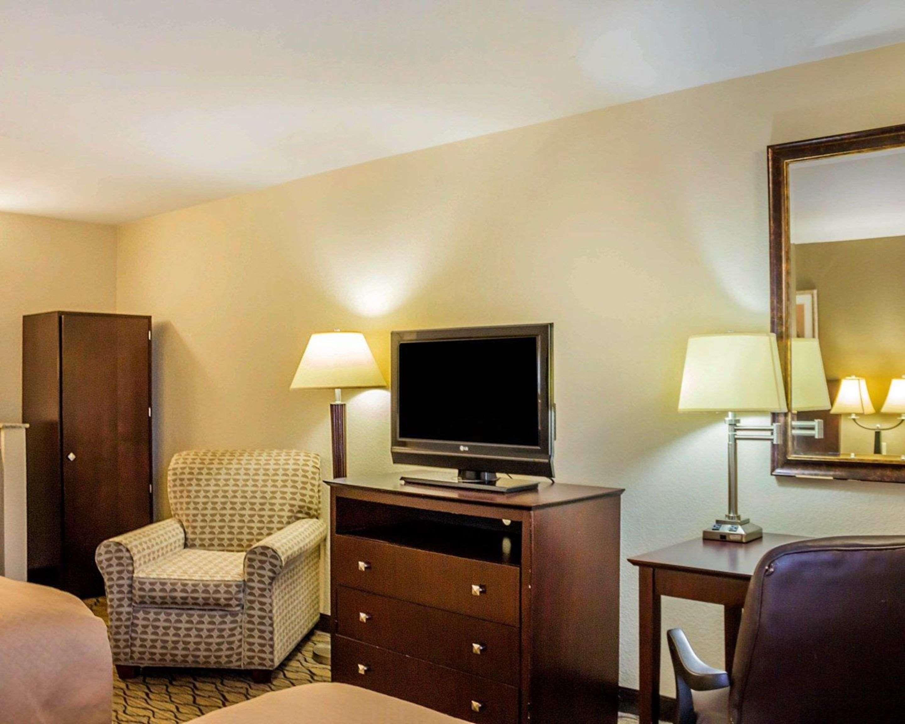 Quality Inn Waterbury Exterior foto